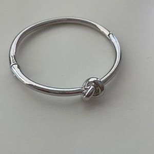 Kate Spade Silver sailor's knot hinge bangle